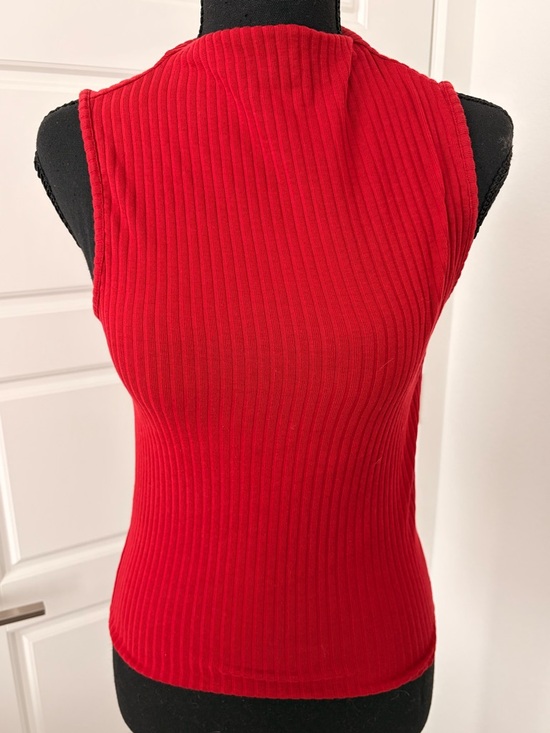 Forever 21 Tops - Forever 21 Red Ribbed Mock Neck Tank